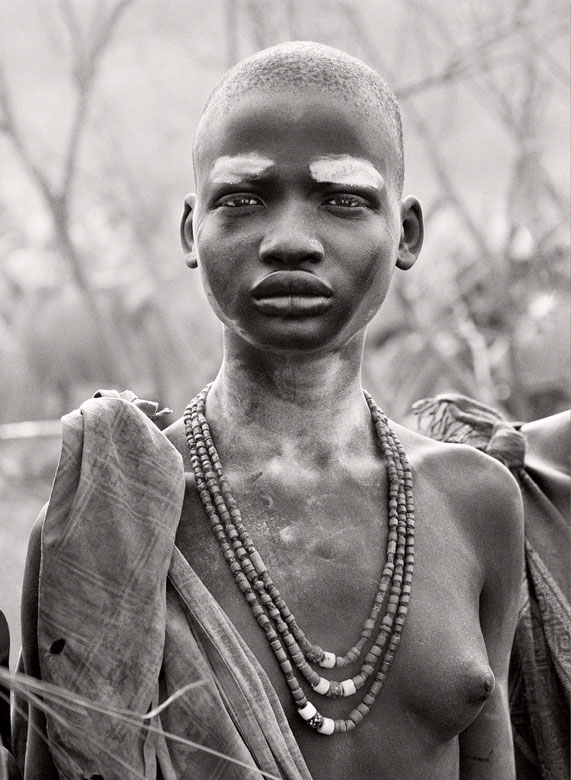 Sebastiao Salgado & Dinka tribe girl @ Sudan 2006