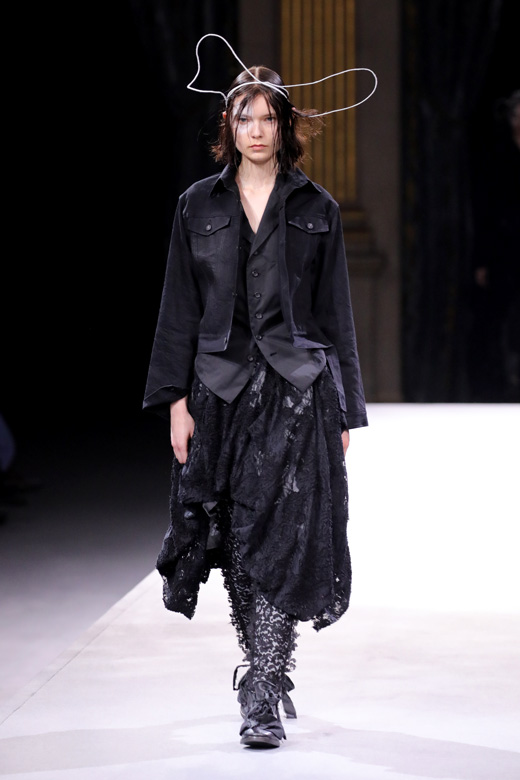 Yohji Yamamoto colección Otoño-Invierno 2022-2023