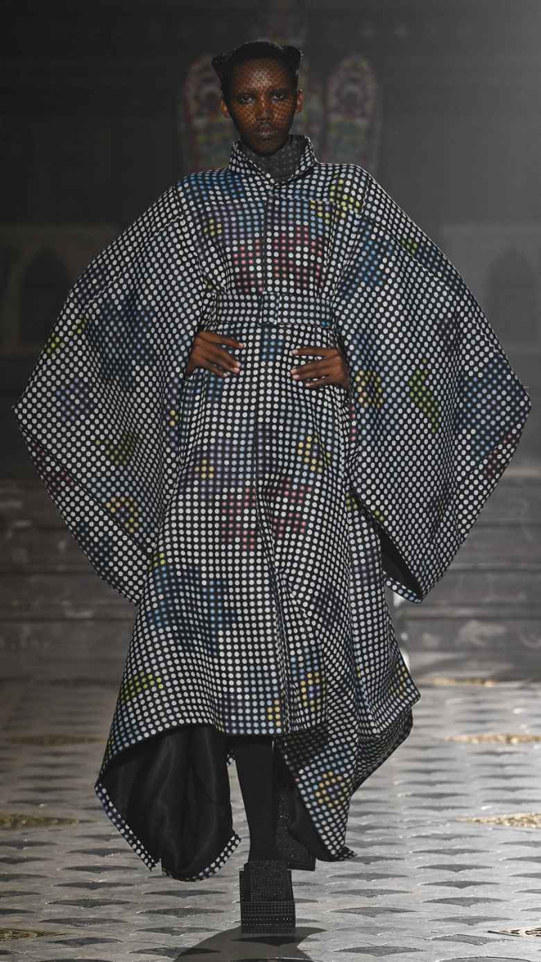anrealage fw 2025 look 12
