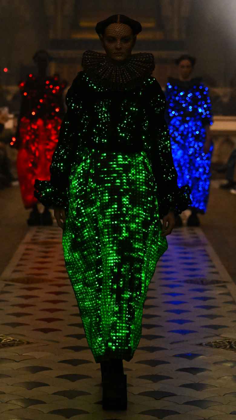 anrealage fw 2025 look 17