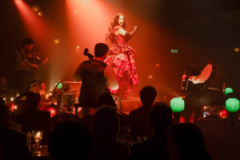 chat noir cabaret london12