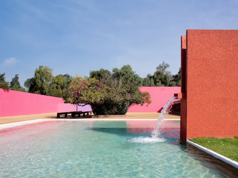 cuadra san cristobal luis barragan