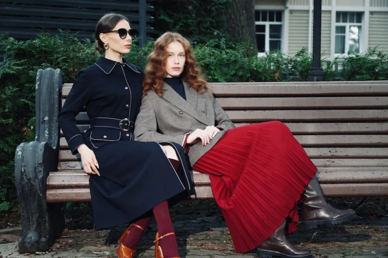Conjuntos de moda «dark academia»