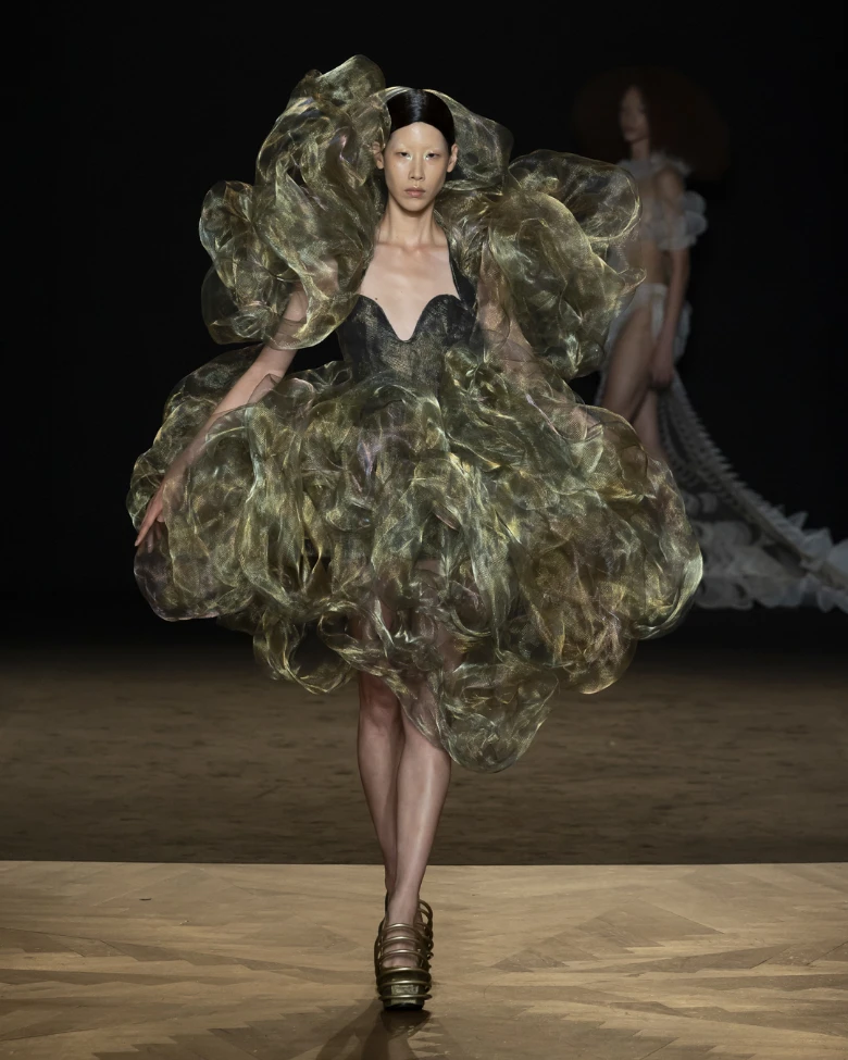 iris van herpen hc fw 2025 26 look 11