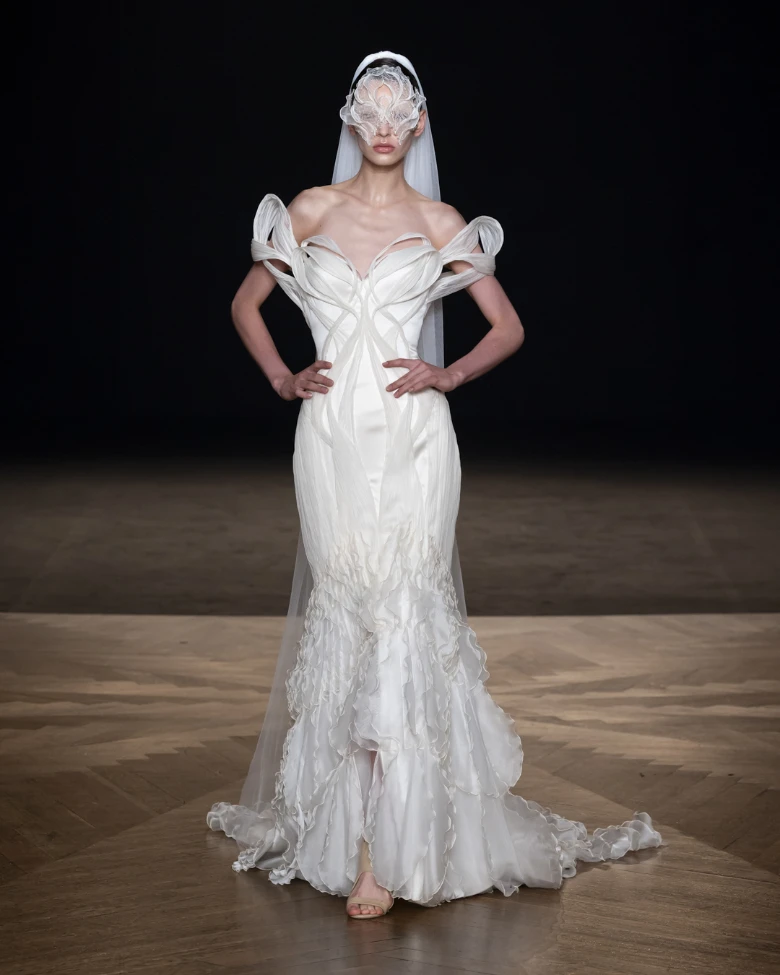 iris van herpen haute couture paris fall winter 2025-2026 look 13