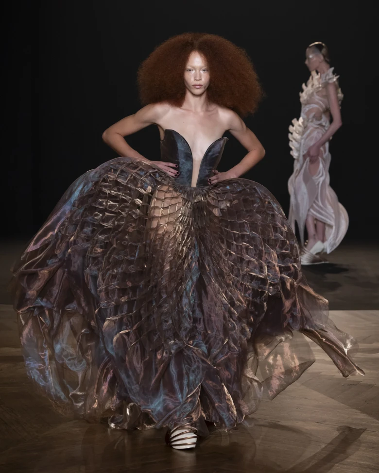 iris van herpen haute couture paris fall winter 2025-2026 look 3