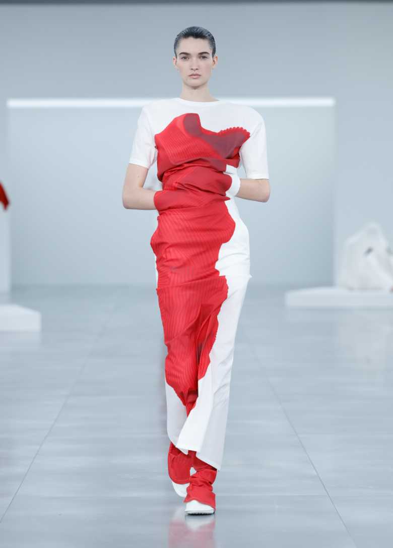 issey miyake fw 25 look 01