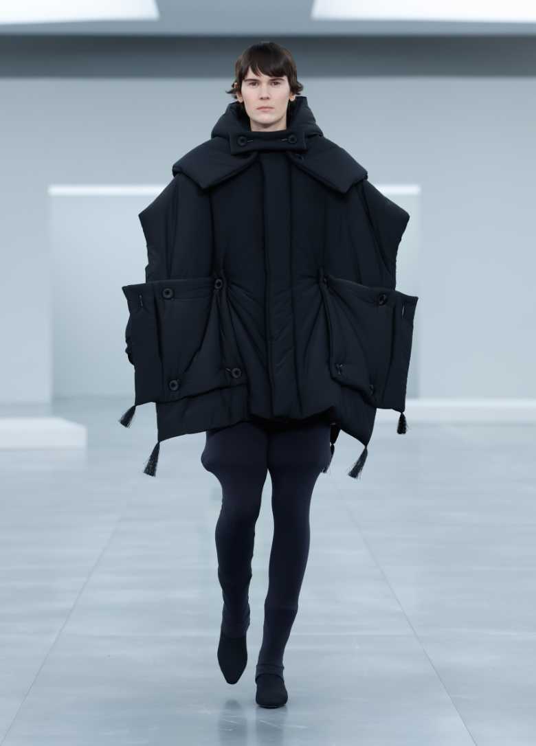 issey miyake fw 25 look 37