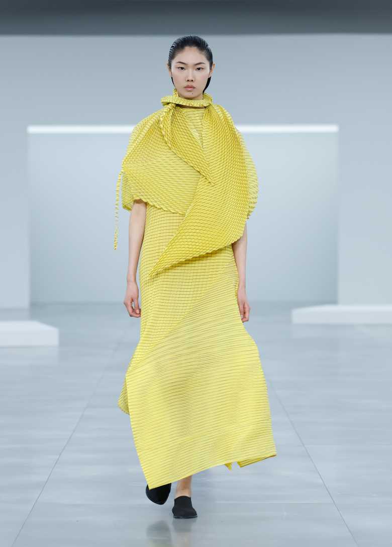 issey miyake fw 25 look 43
