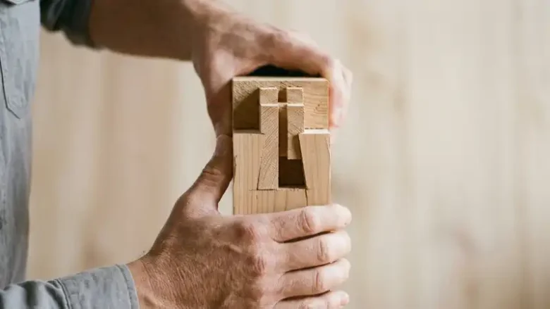 uniones de madera sin clavos ni tornillos