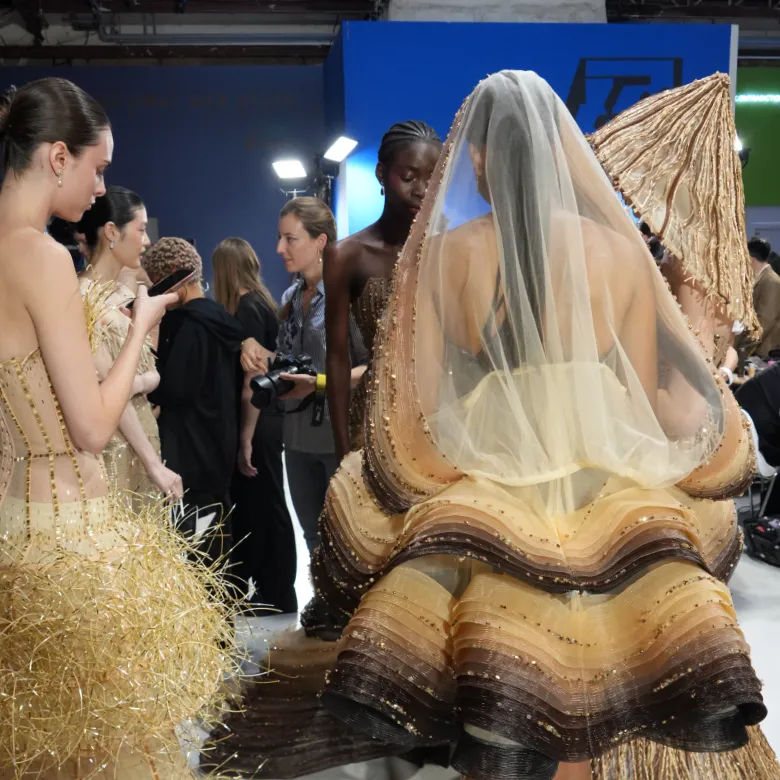 phan huy hc fw 2025 26 backstage 5