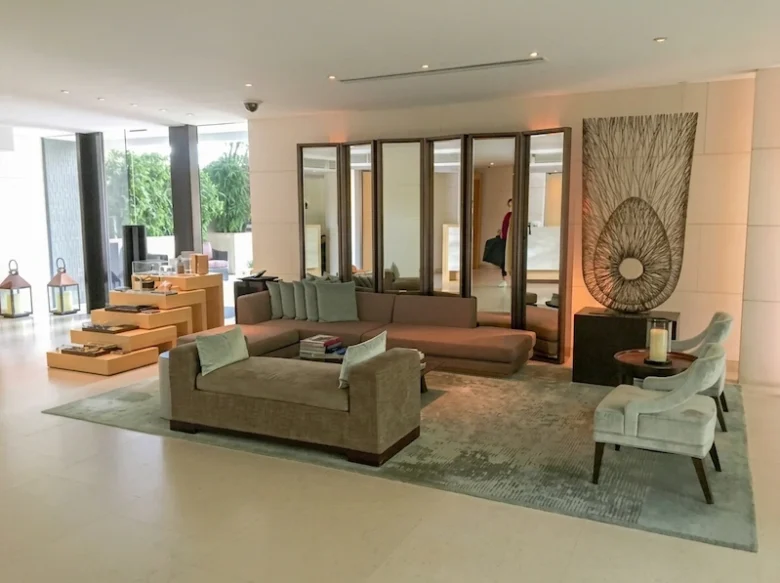 upper house, hong kong lobby