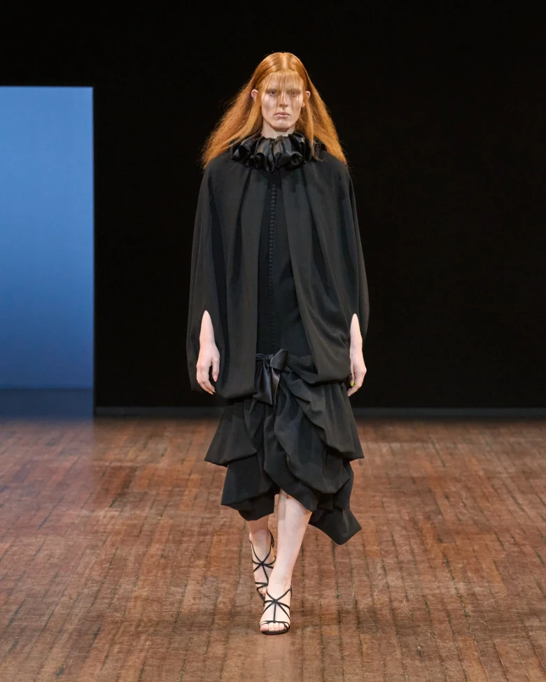 viktor and rolf haute couture paris fall winter 2025-2026 look 10