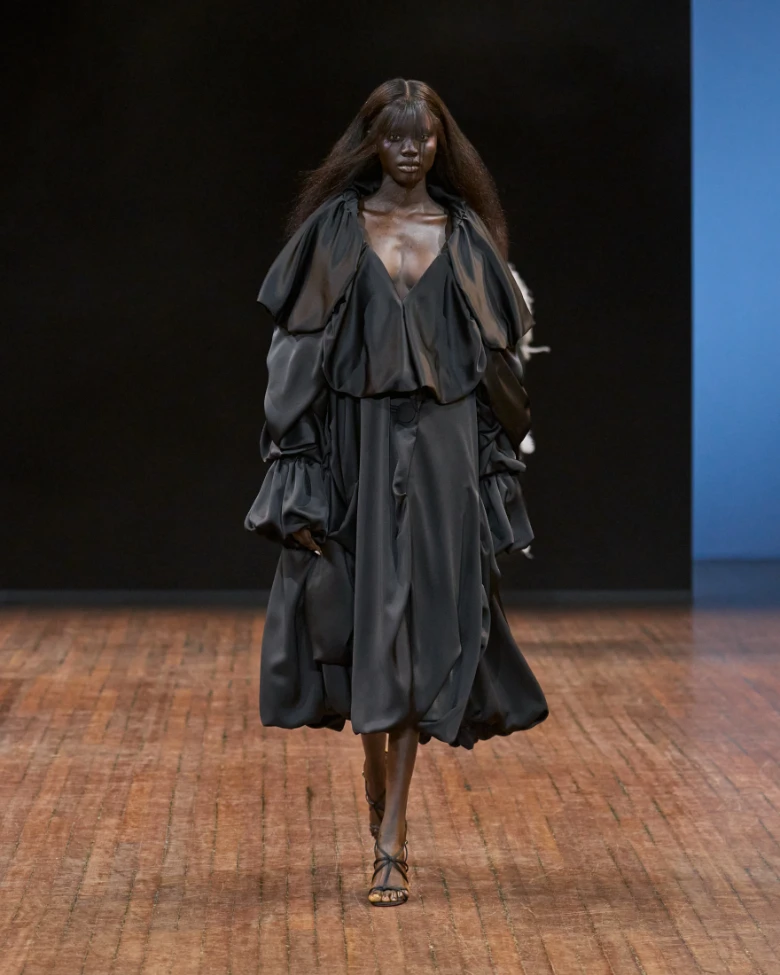 viktor and rolf haute couture paris fall winter 2025-2026 look 2