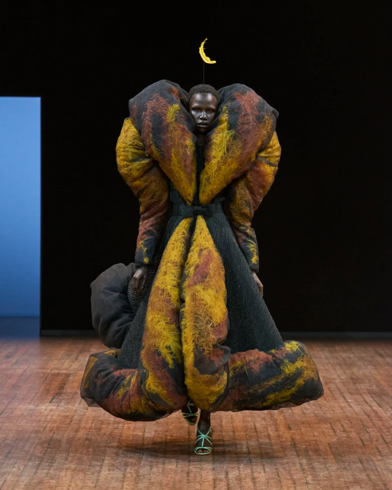 viktor and rolf haute couture paris fall winter 2025-2026 look 21