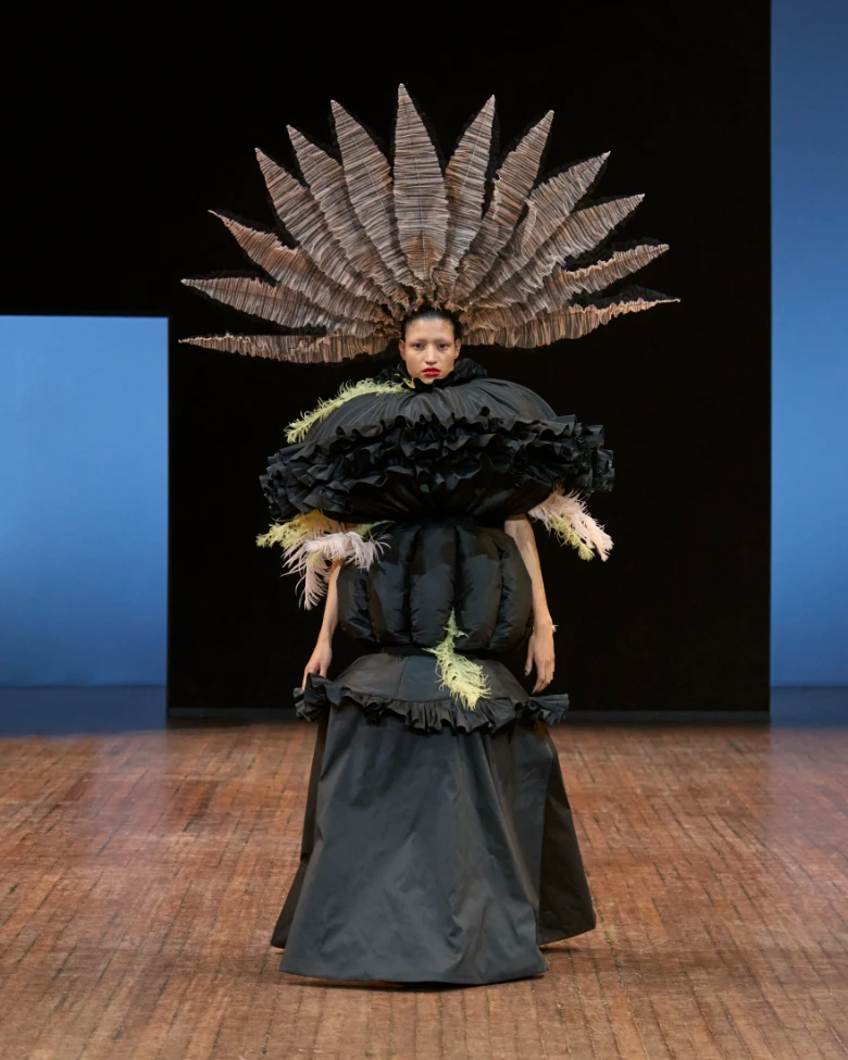 viktor and rolf haute couture paris fall winter 2025-2026 look 23