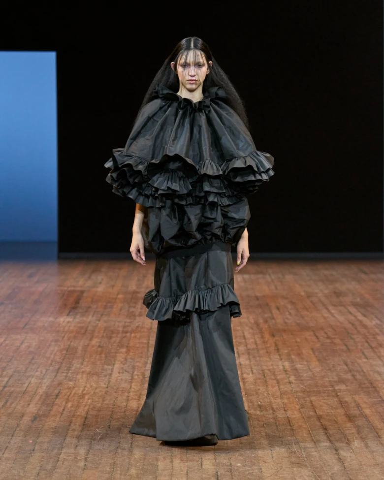 viktor and rolf haute couture paris fall winter 2025-2026 look 24