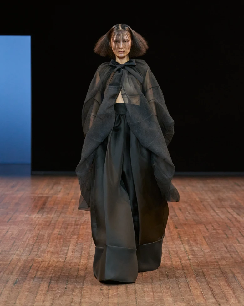 viktor and rolf haute couture paris fall winter 2025-2026 look 26