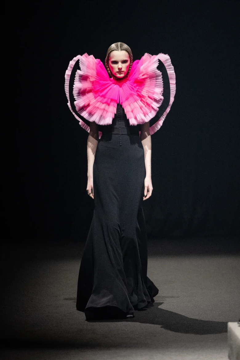 viktor rolf ss 2026 look 4